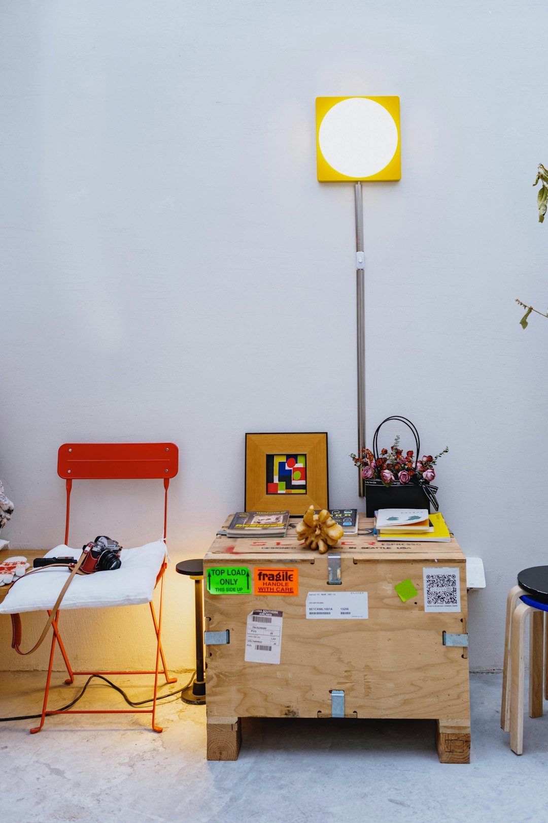 services-03 wooden-crate-with-items-and-a-bright-lamp-zr2bv7ky-1g
